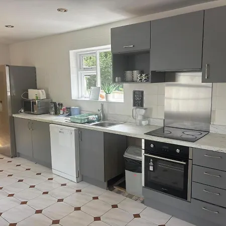 Spacious Piltown 6 Bedrooms Free Parking Ferienhaus *