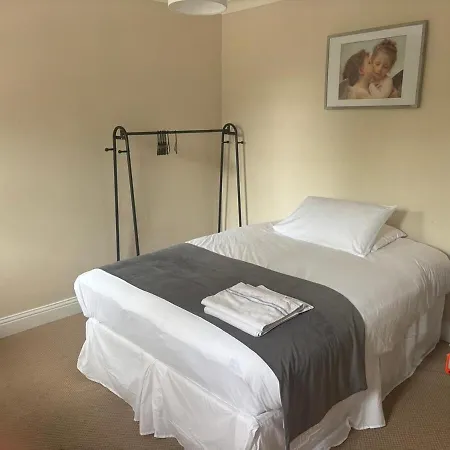 Spacious Piltown 6 Bedrooms Free Parking *
