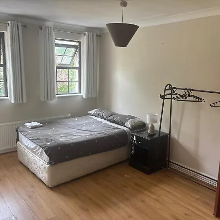 Spacious Piltown 6 Bedrooms Free Parking * Kiltrough