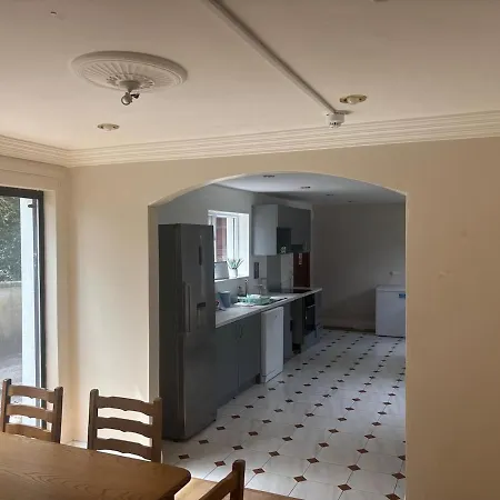 Spacious Piltown 6 Bedrooms Free Parking * Kiltrough